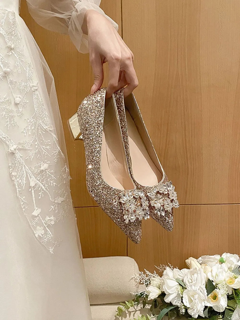 Silver French style mid heeled shoes for women's new square buckle wedding shoes and bridesmaid shoes