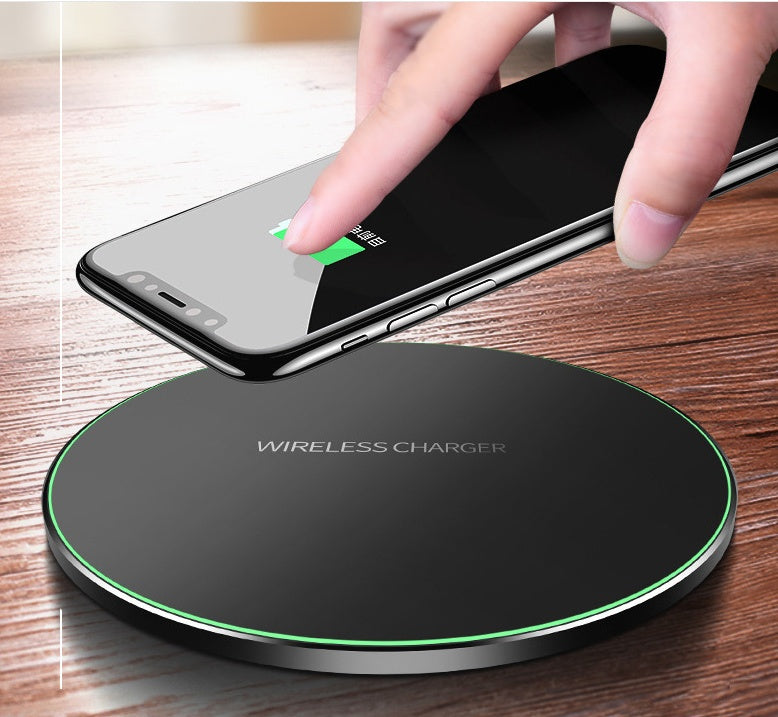 Fast Wireless Charging Pad – Compatible with iPhone & Samsung | High-Speed Tech Charger