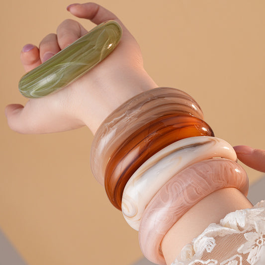 Acrylic Glossy Blooming Open-ended Bracelet