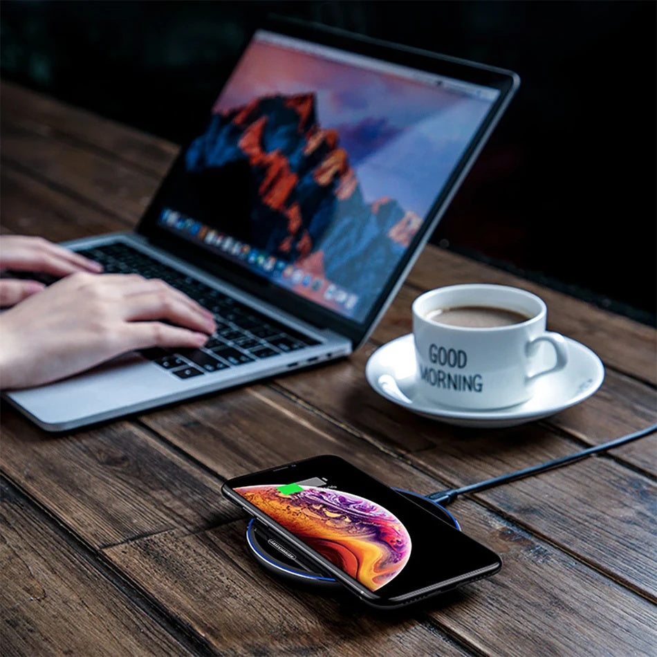 Fast Wireless Charging Pad – Compatible with iPhone & Samsung | High-Speed Tech Charger